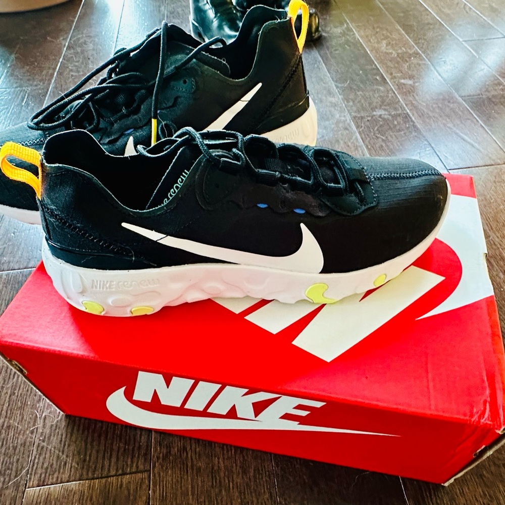 👟Nike Renew Element 55 GS IE! Size 6Y!👟